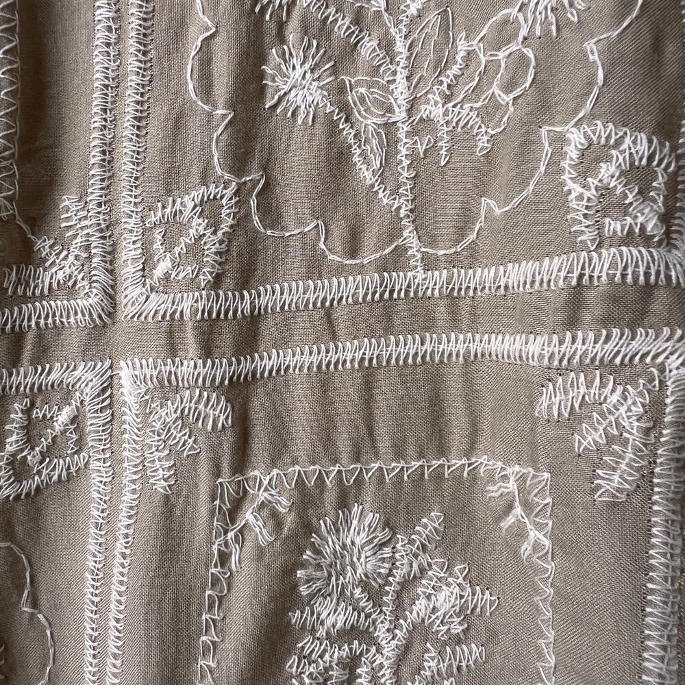 Solitaire Blouse Womens Size Large Beige & Ivory Floral Embroidery Patch Work - Picture 7 of 16